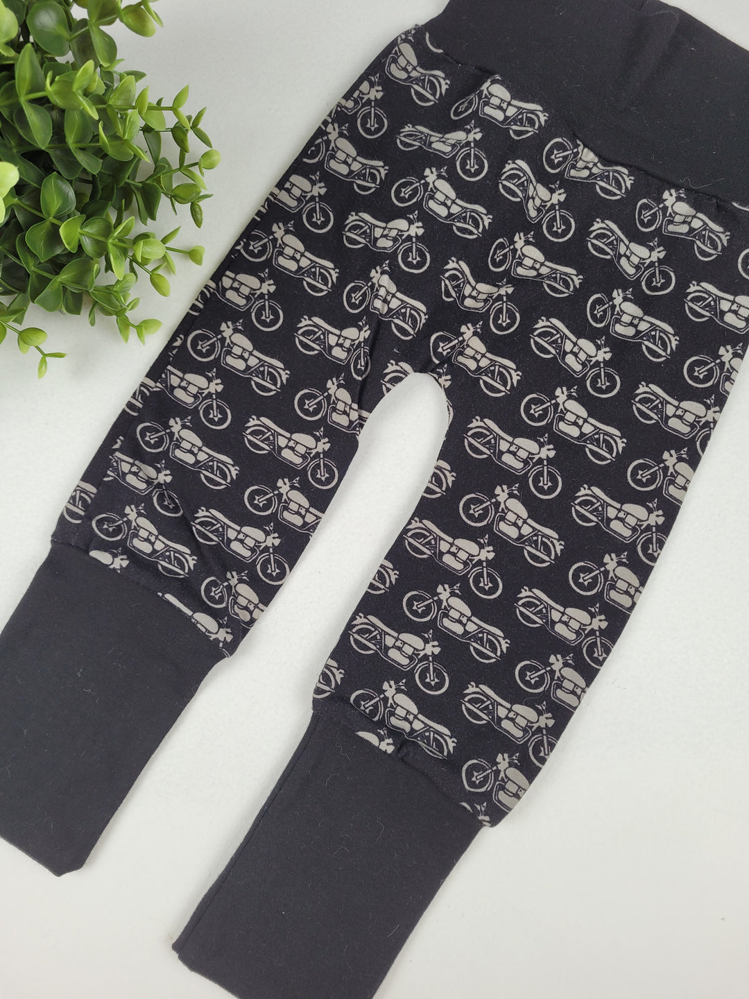 Lillabean, Grow With Me Pants 3-12 Months