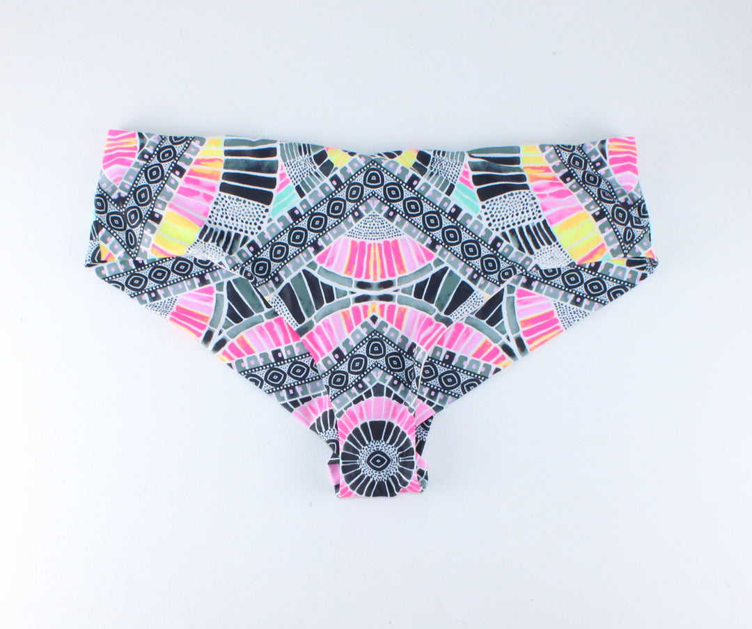 FUN DESIGN SWIM SHORTS APPROX LADIES M-L PRE-LOVED