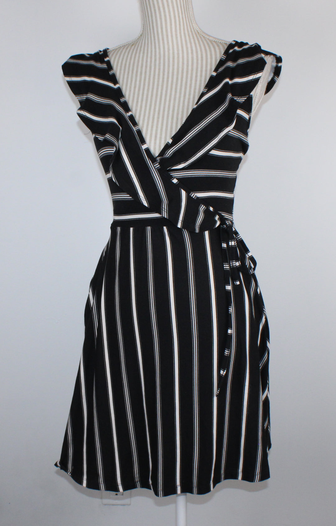 ARDENES BLACK STRIPED DRESS LADIES SMALL EUC