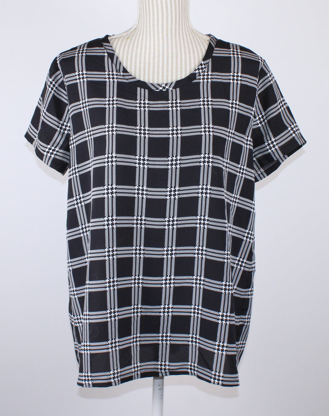 OLD NAVY BLACK PLAID BLOUSE LADIES LARGE PRE-LOVED