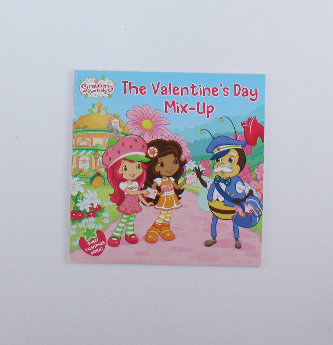 STRAWBERRY SHORTCAKE, VALENTINES DAY MIXUP BOOK EUC