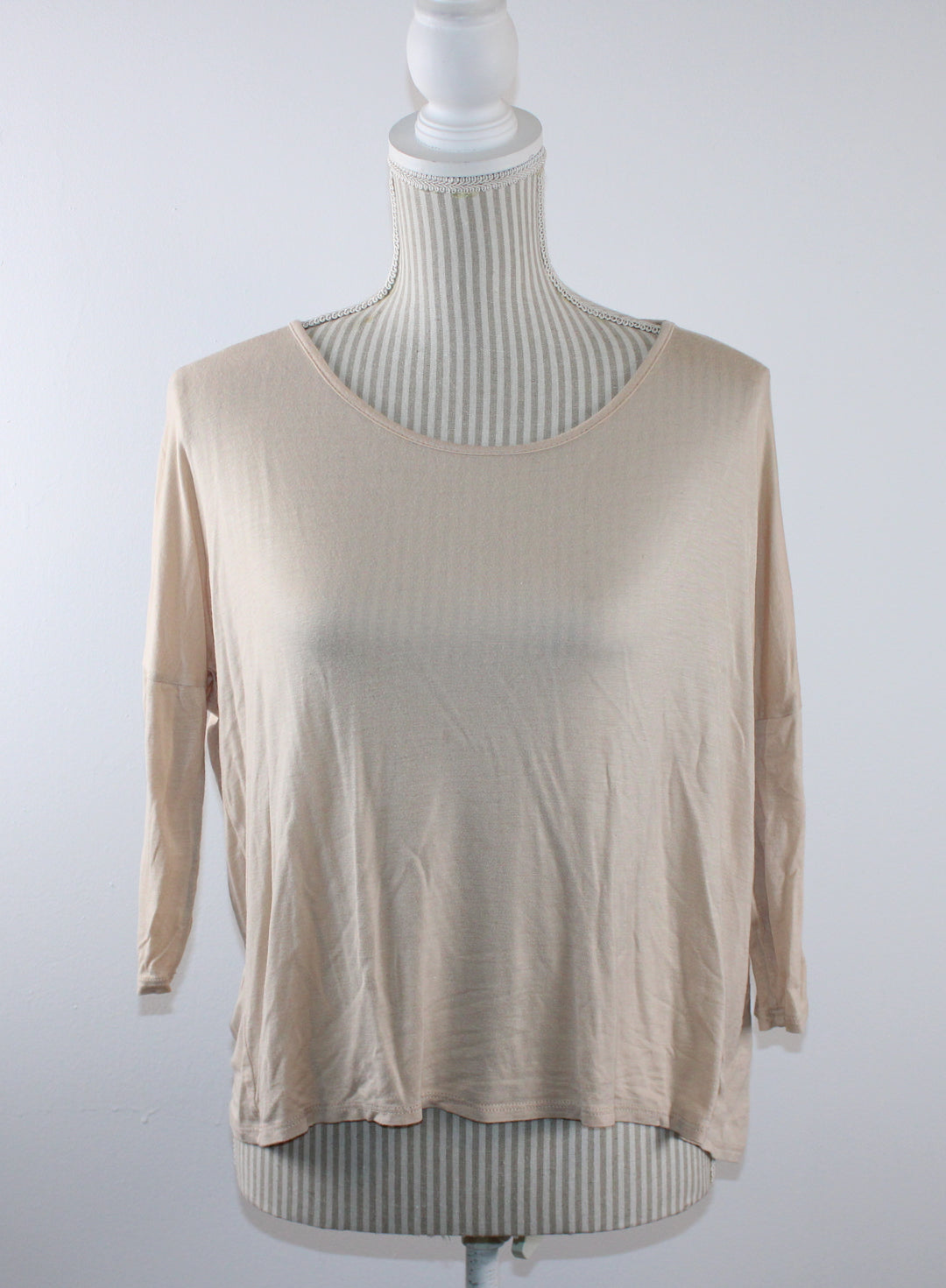 FOREVER 21 BEIGE CROP SHIRT LADIES SMALL EUC