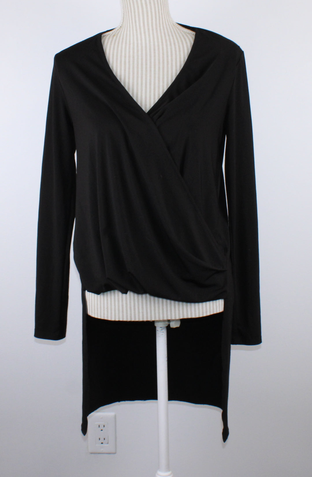 SUZY SHIER BLACK TOP LADIES SMALL EUC