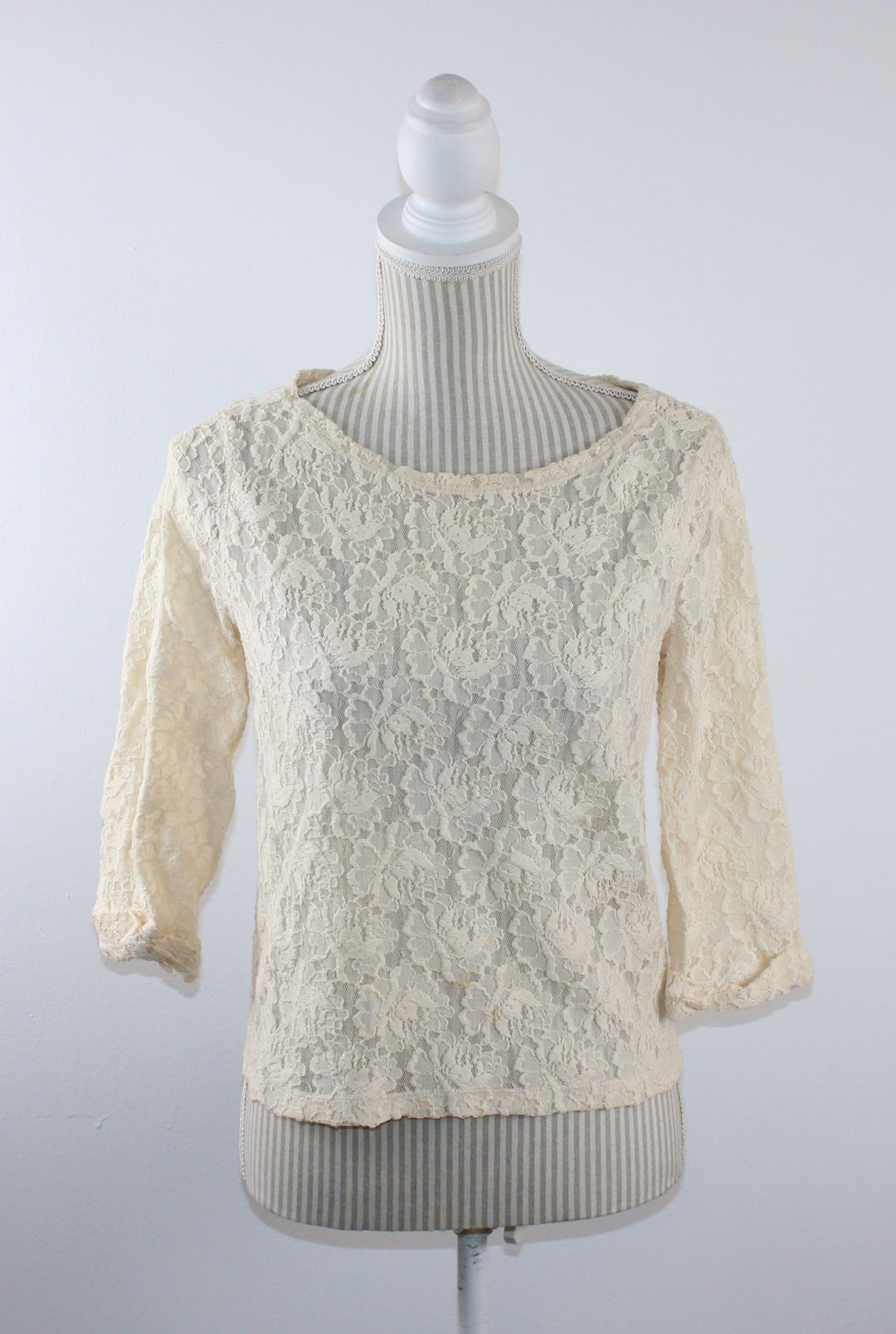 JOE FRESH BEIGE LACE TOP LADIES SMALL EUC