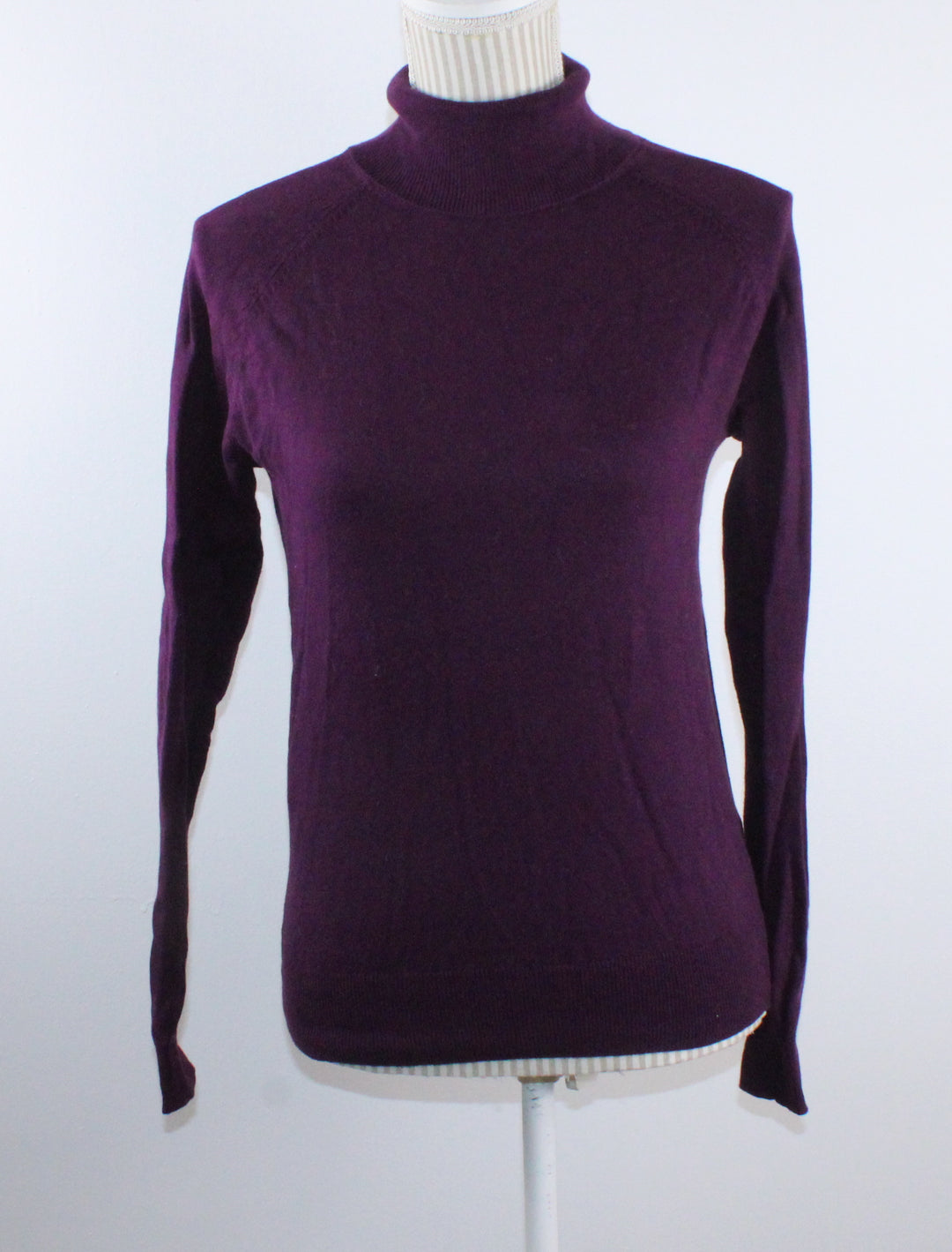 FOREVER 21 PURPLE TURTLENECK LADIES MEDIUM EUC