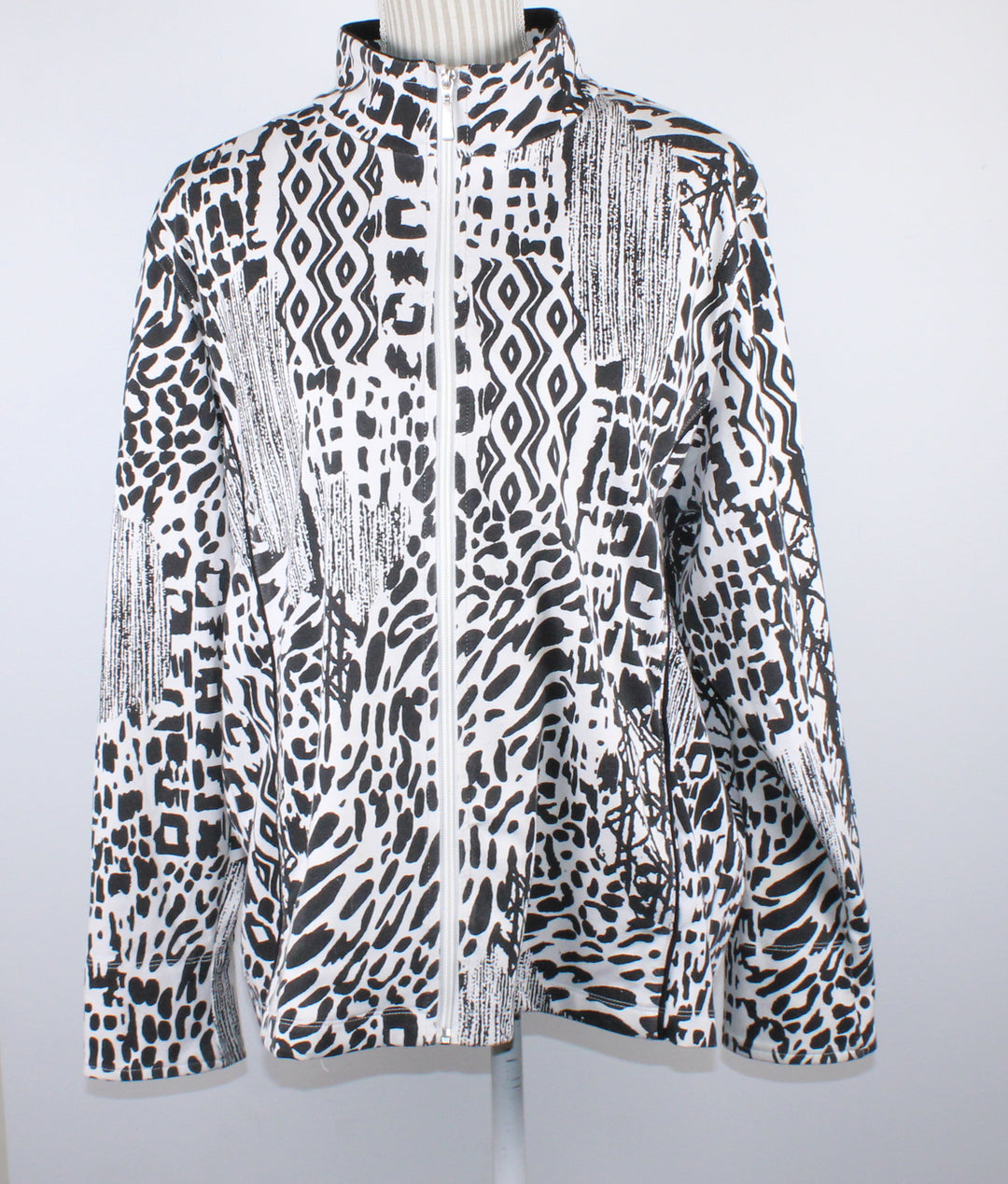 ALIA BLACK & WHITE JACKET LADIES LARGE PRE-LOVED