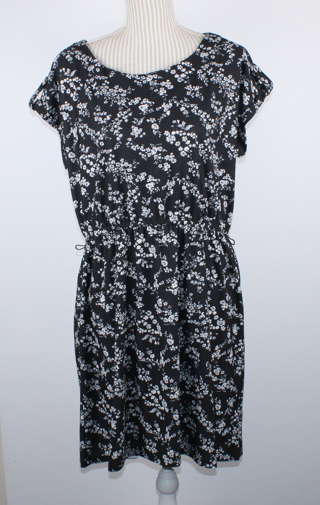 LILY MORGAN BLACK FLORAL DRESS LADIES LARGE PRE-LOVED