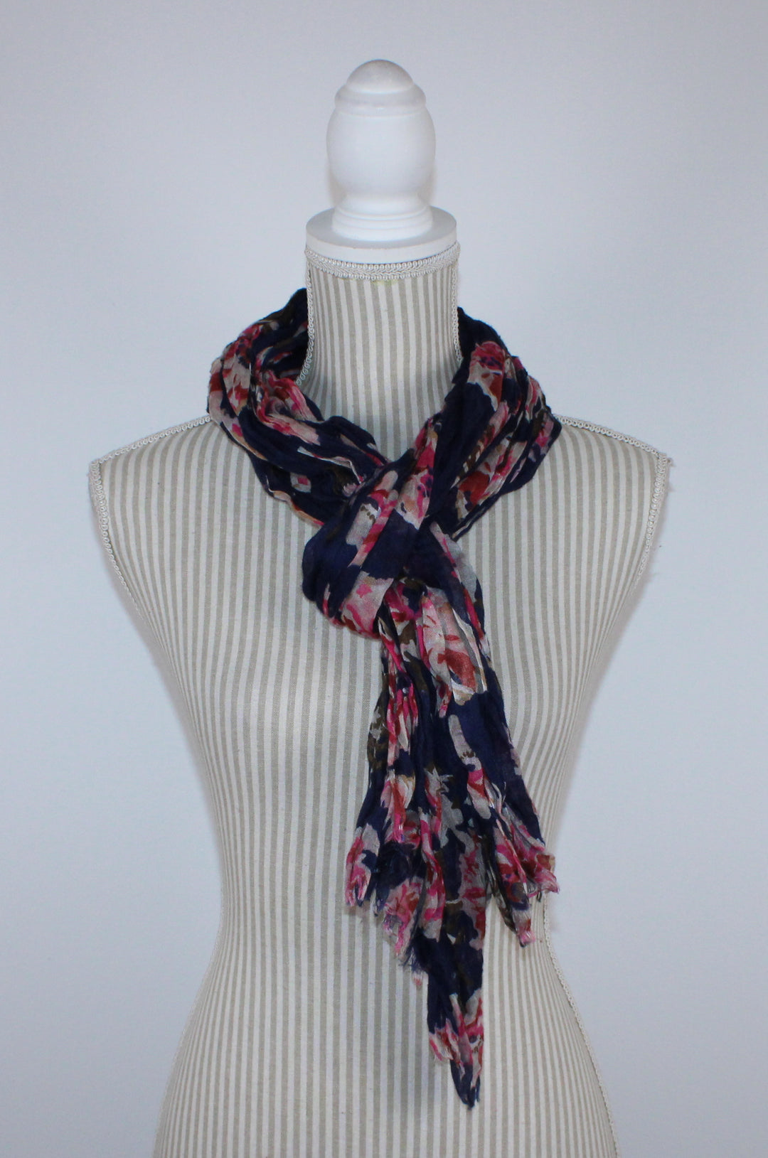 NAVY SCARF WITH ROSES PRE-LOVED