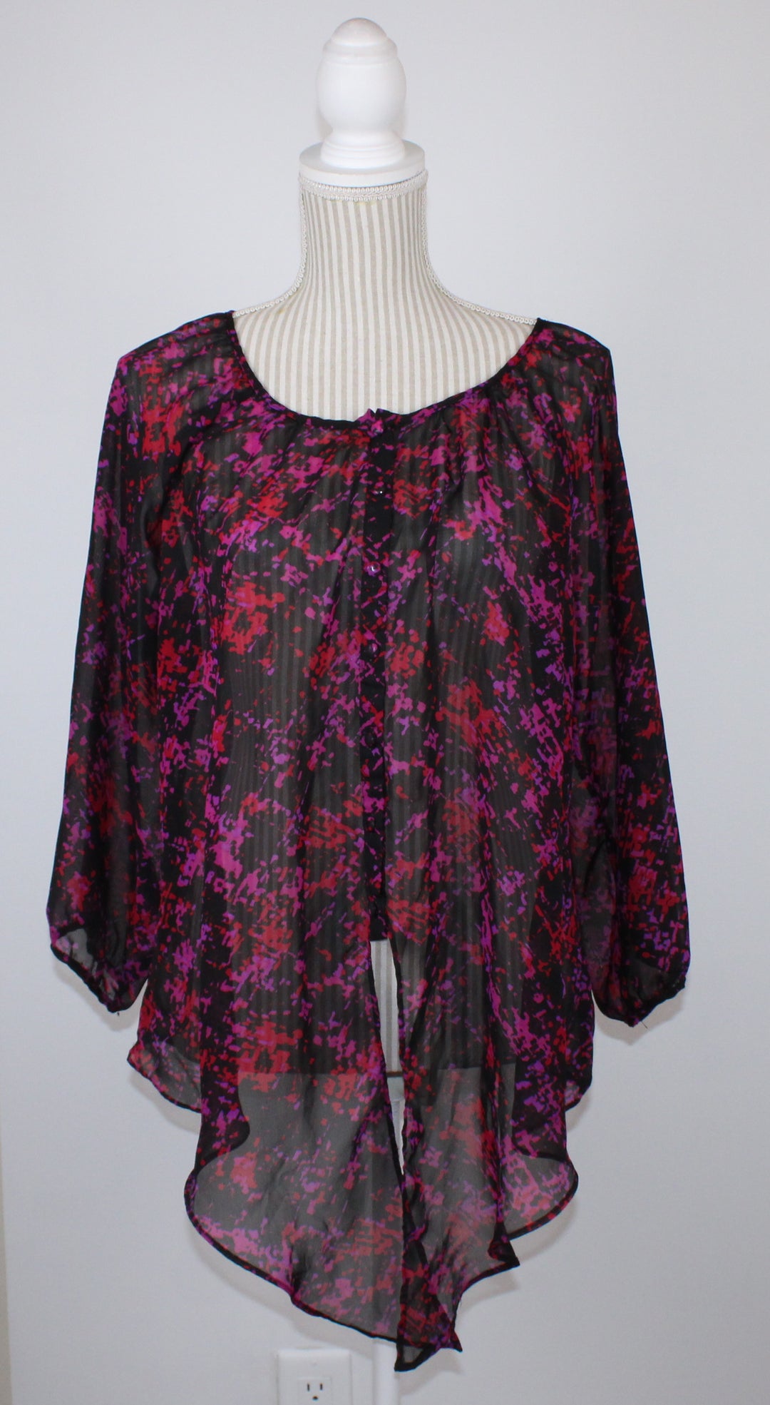 REITMANS BLACK SHEER PATTERNED TOP LADIES LARGE EUC