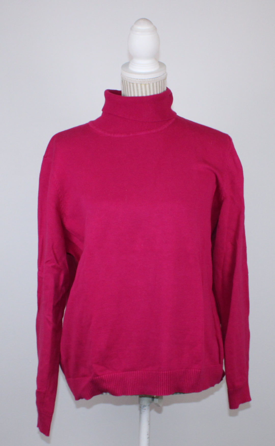 NORTHERN REFLECTIONS PINK TURTLE NECK LADIES LARGE PRE-LOVED