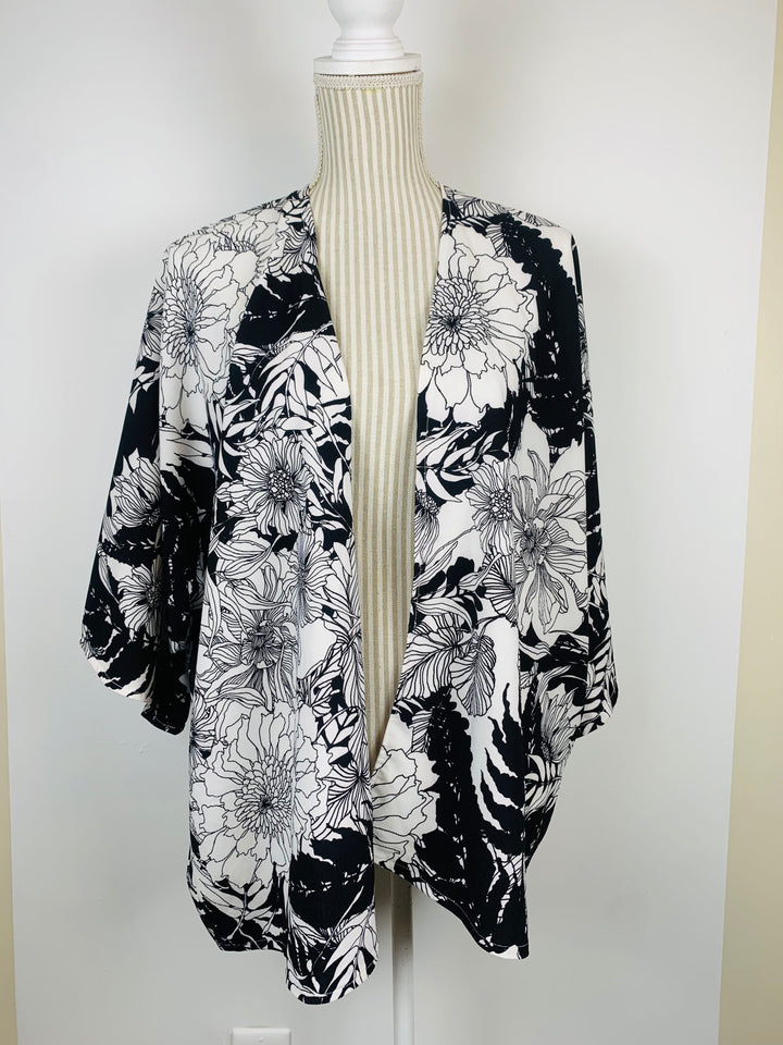 Evelynn by Nicole Snobelen, Kimonos